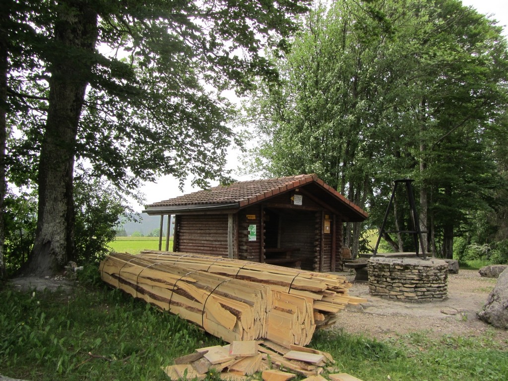 Cabane forestière, Les Petites Combe aux Genevez